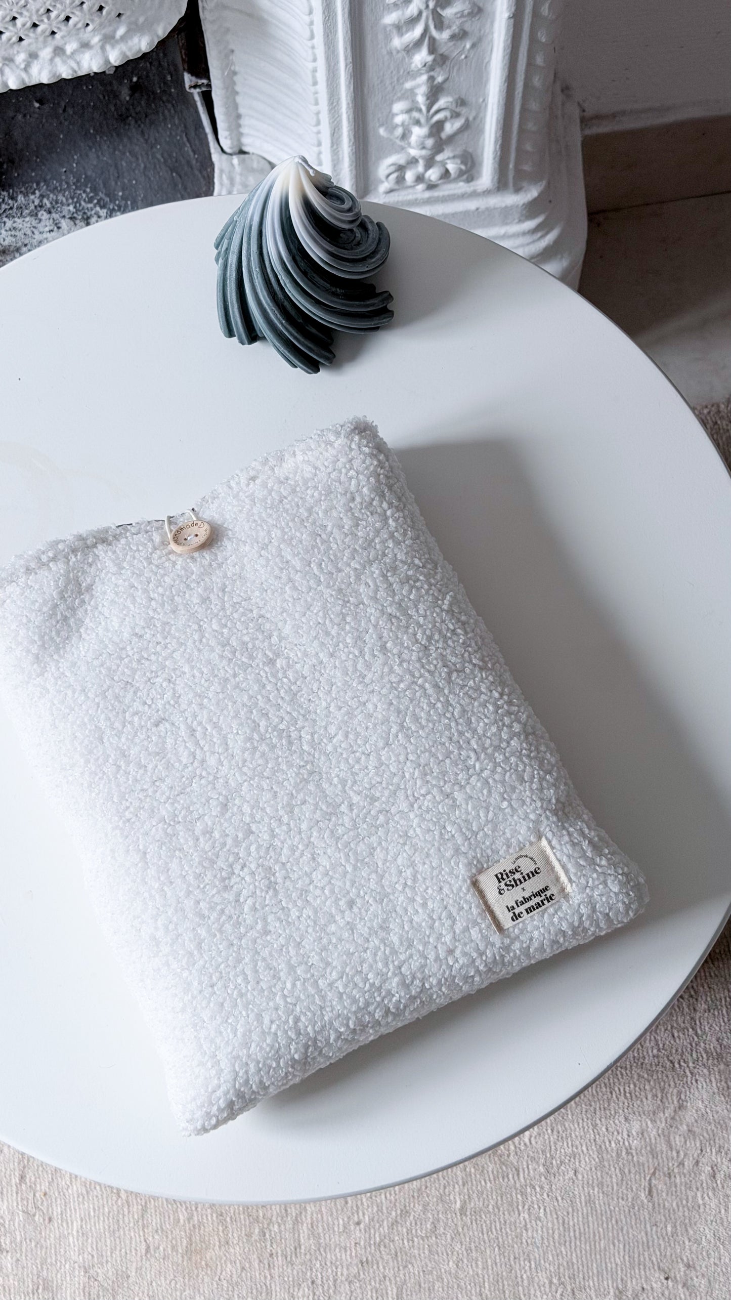 La pochette La Fabrique de Marie x Rise&Shine (édition limitée)