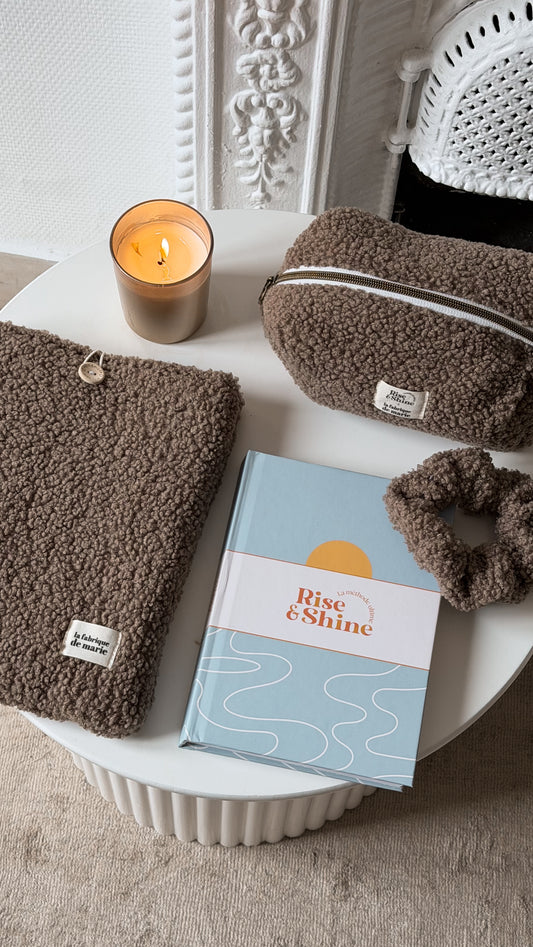 L'agenda bleu ciel x la pochette +trousse +chouchou (édition limitée)